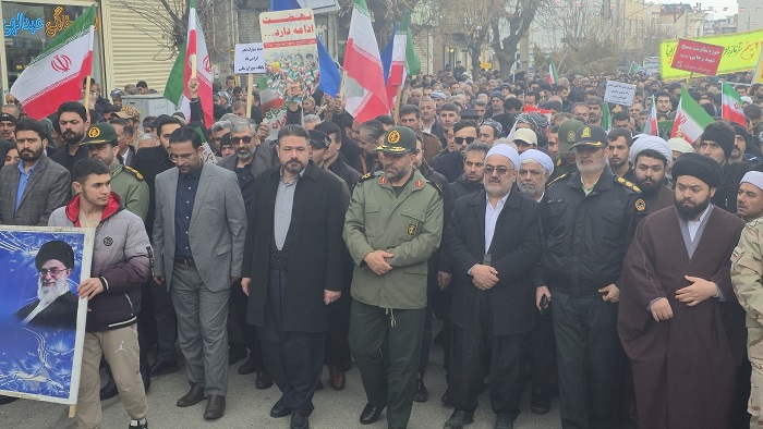 حضور مردم سردشت در راهپیمایی 22 بهمن ماه
