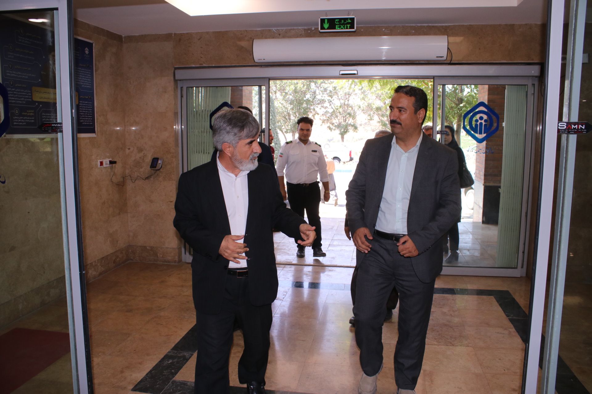 بازدید سرپرست فرمانداری شهرستان سردشت از درمانگاه تامین اجتماعی / درمانگاه تامین اجتماعی آماده ارائه خدمات بهداشتی و درمانی برای عموم مردم است