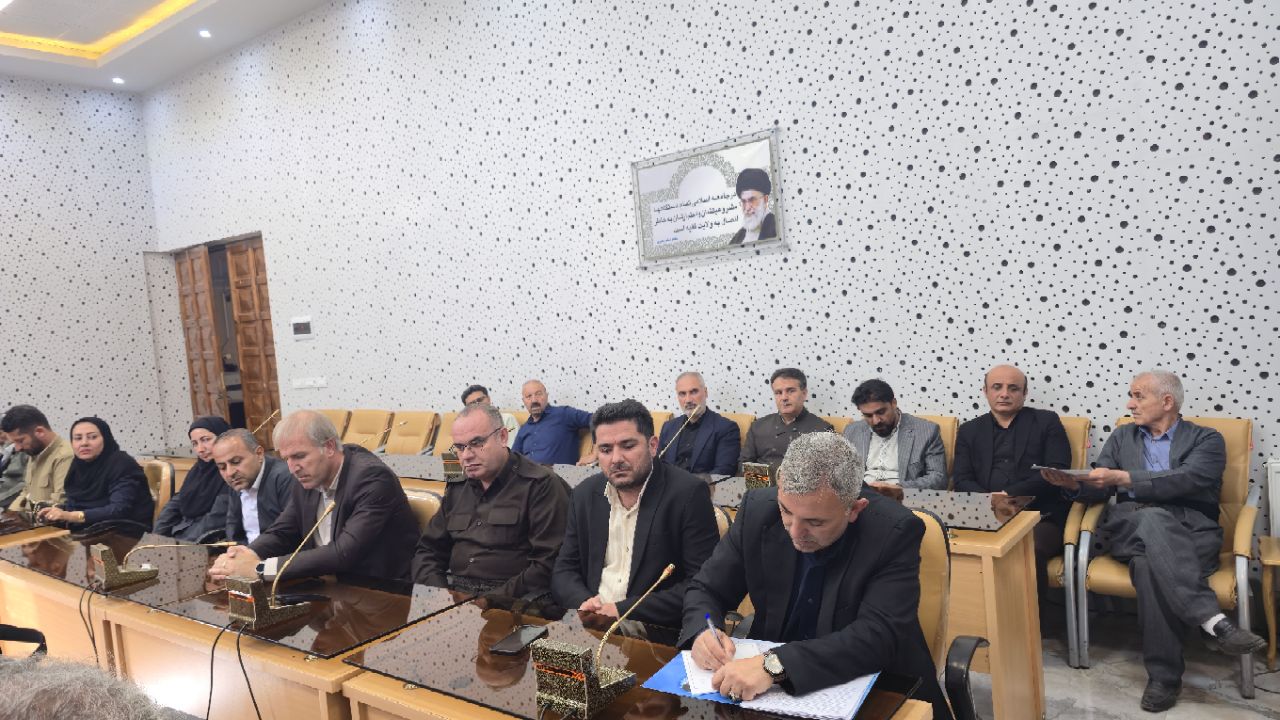 🔻برگزاری جلسه شورای اداری سردشت با محوریت گرامیداشت سالروز بمباران شیمیایی 7 تیر