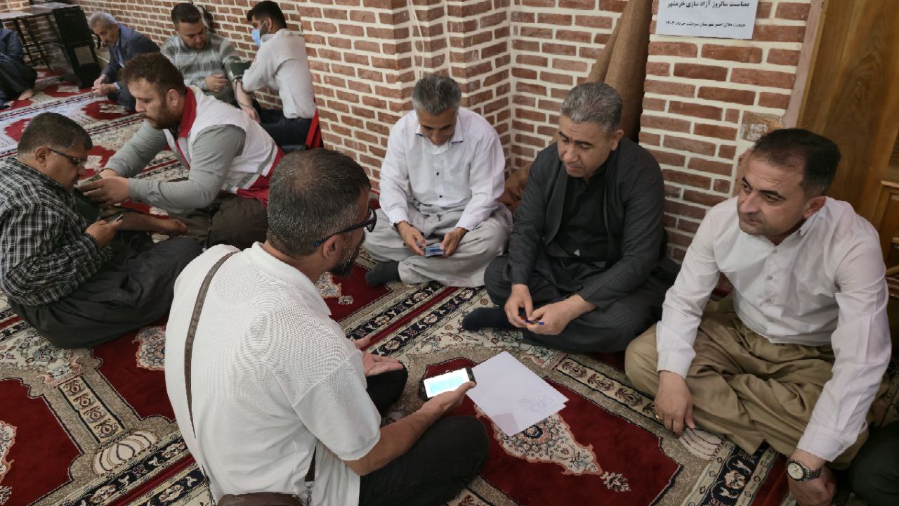 برپایی میز خدمت در نماز جمعه سردشت به مناسبت سالروز آزادسازی خرمشهر