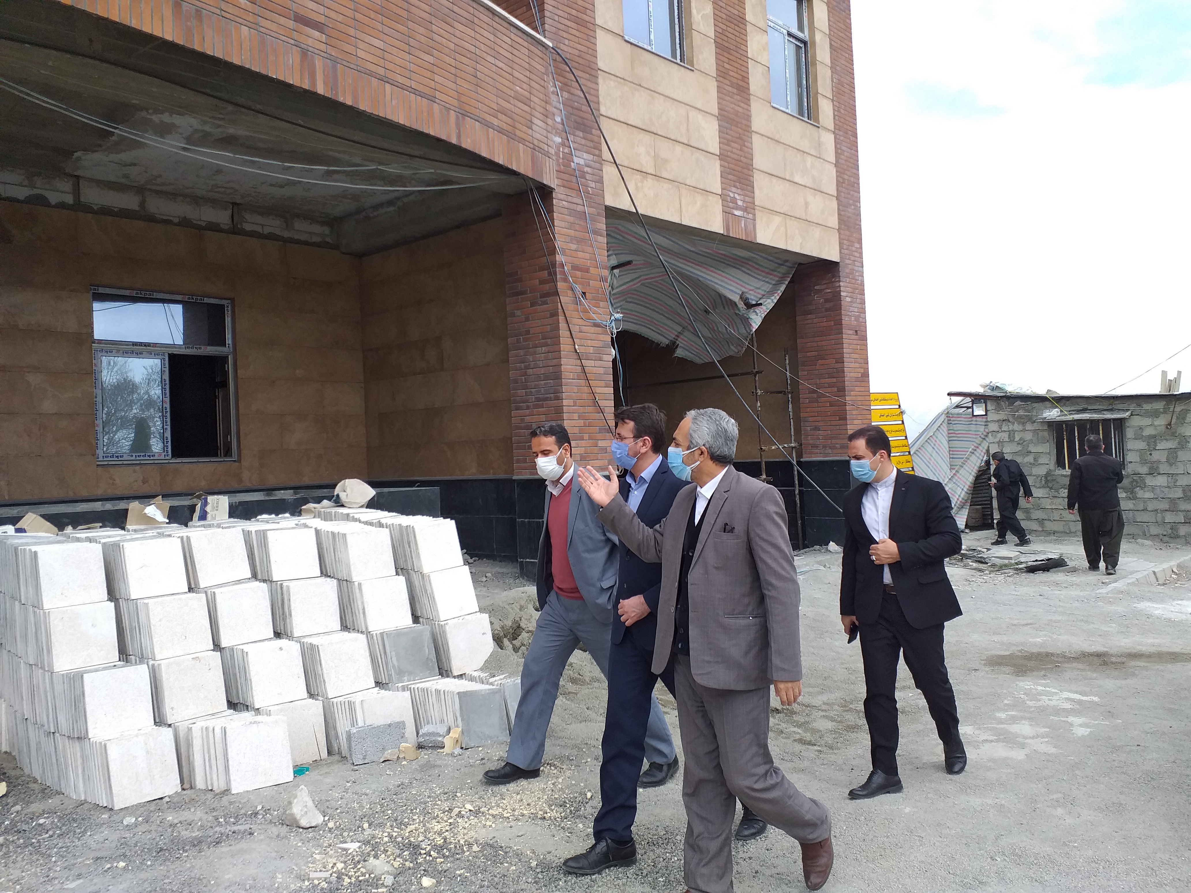 🔺️بازدید فرماندار شهرستان سردشت و مدیر کل امور اجتماعی استانداری آذربایجان غربی از پروژه در حال ساخت درمانگاه تامین اجتماعی: