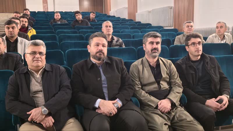 فرماندار سردشت خطاب به دهیاران: با قدرت وظایف خود را انجام دهید