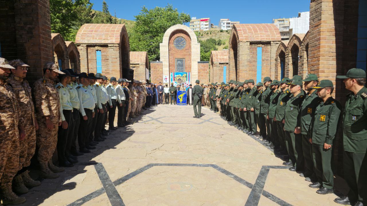 ادای احترام ریباز میرزایی سرپرست فرمانداری شهرستان سردشت به مقام شامخ شهدای سردشت
