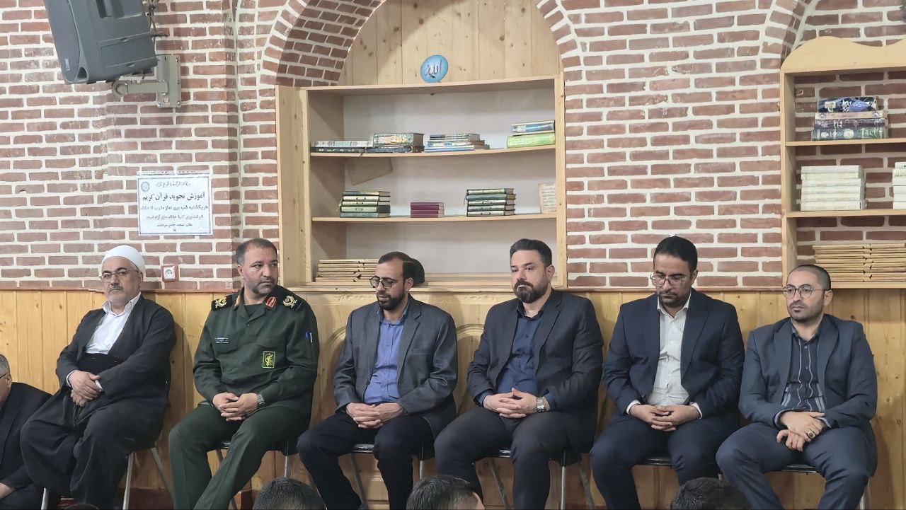 مراسم باشکوه بزرگداشت شهدای خدمت در مسجد جامع سردشت برگزار شد