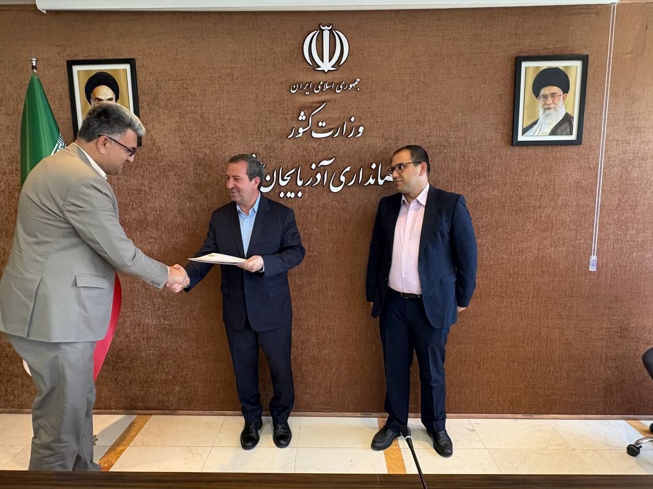 نشست تخصصی مدیران روابط عمومی فرمانداریهای آذربایجانغربی برگزار شد.