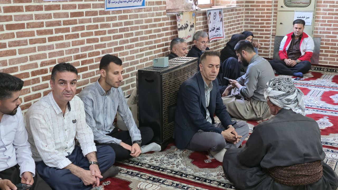 برپایی میز خدمت در نماز جمعه سردشت به مناسبت سالروز آزادسازی خرمشهر