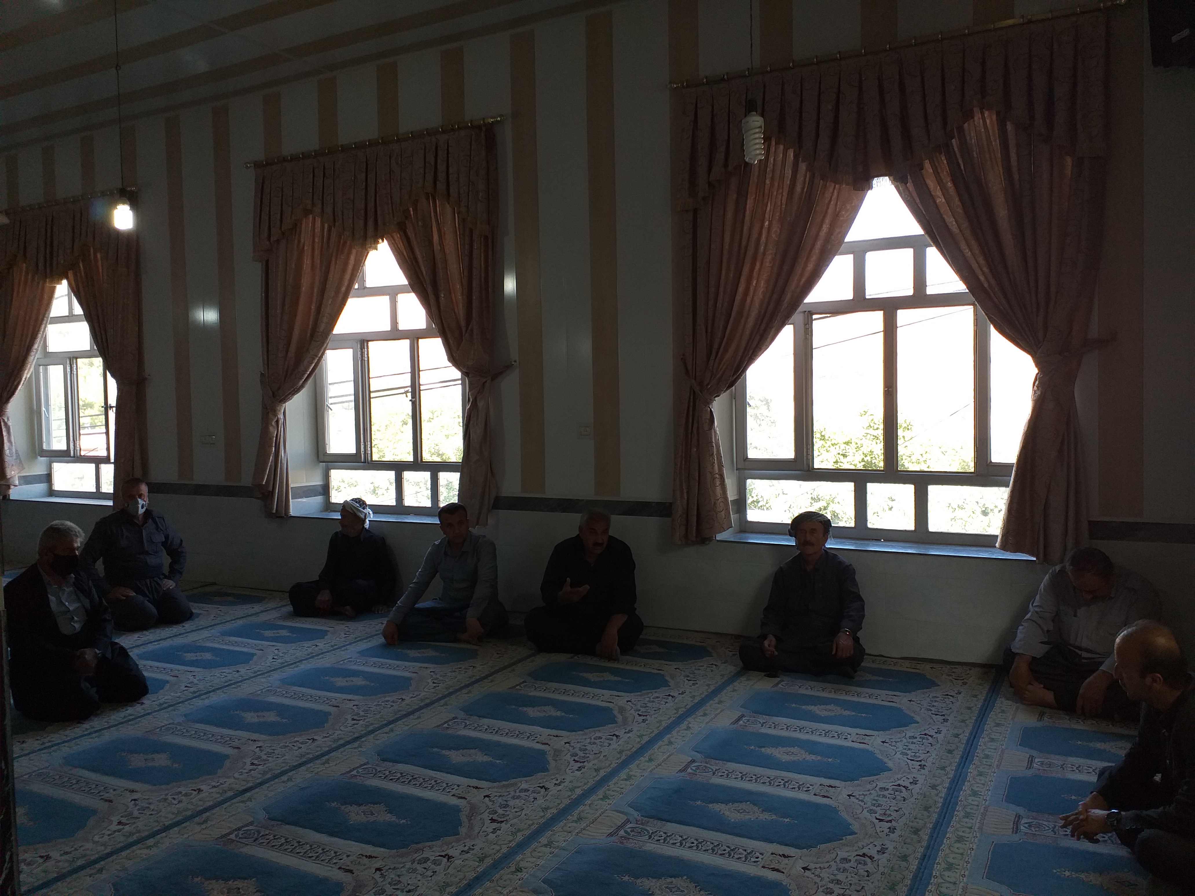 نشست صمیمانه نماینده مجلس و فرماندار سردشت با معتمدین روستای بیتوش: