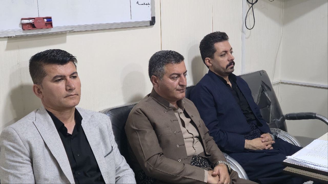 جلسه بررسی مسائل و مشکلات شهر ربط با ریاست ریباز میرزایی فرماندار سردشت برگزار شد.