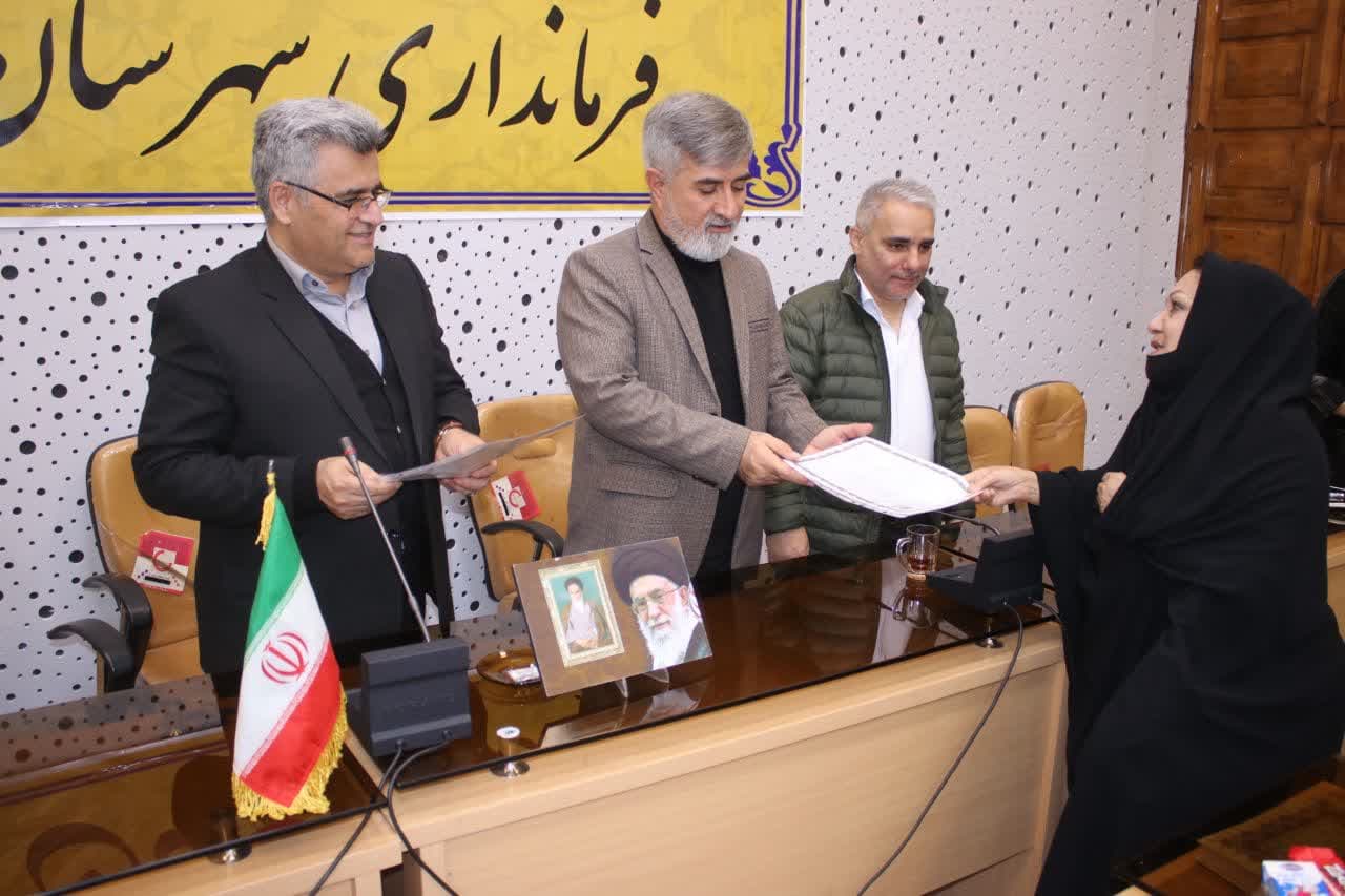 برگزاری نشست هم اندیشی با بانوان به مناسبت گرامیداشت هفته زن و روز مادر
