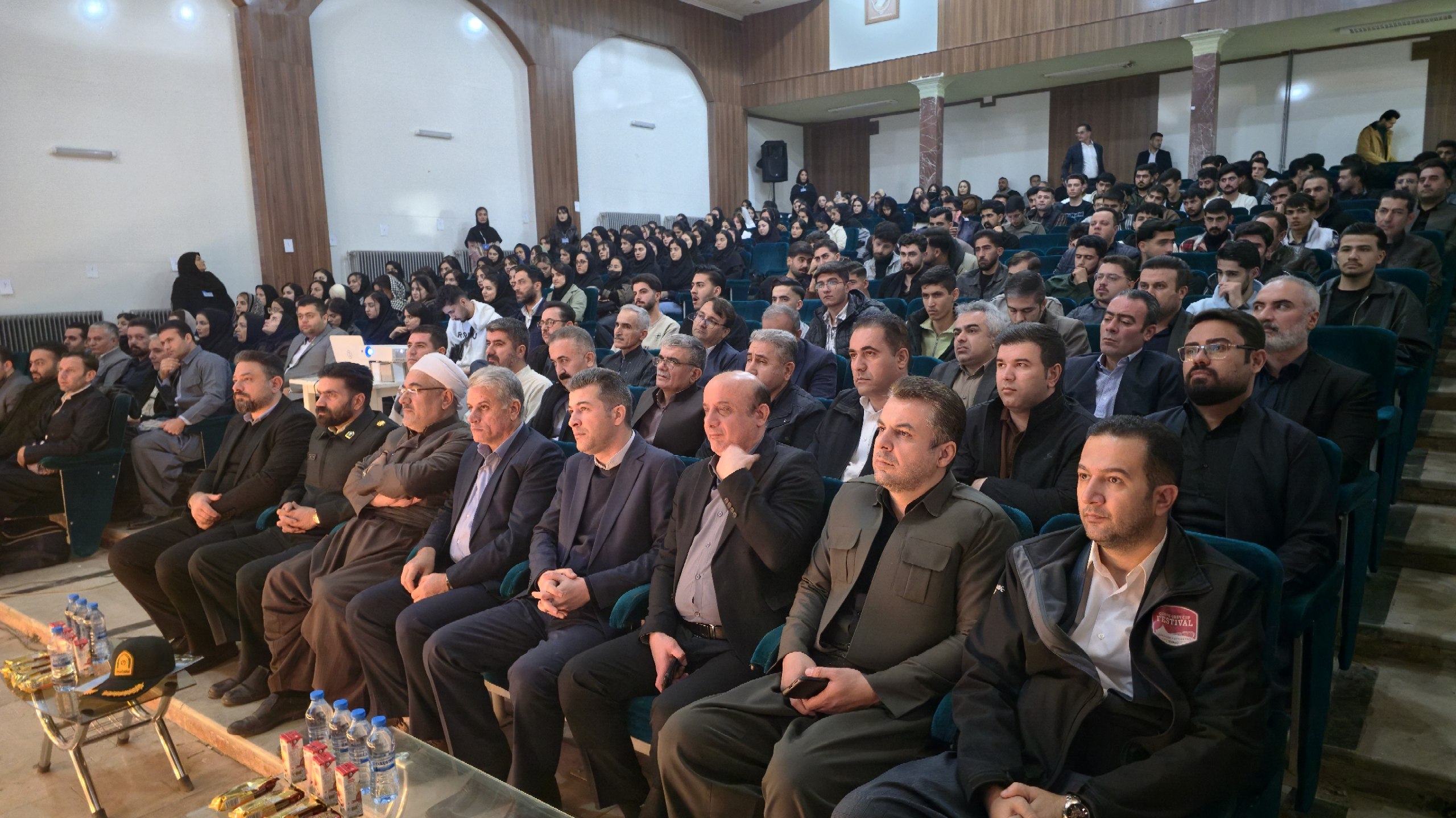 مراسم پرشور و با شکوهی به مناسبت روز دانشجو، در شهرستان سردشت و با حضور گسترده و چشمگیر دانشجویان برگزار شد.