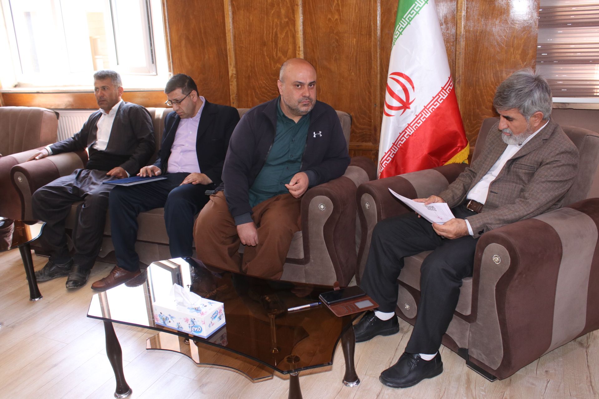 دیدار چهره به چهره سرپرست فرمانداری شهرستان سردشت و پاسخگویی به درخواست های مردمی