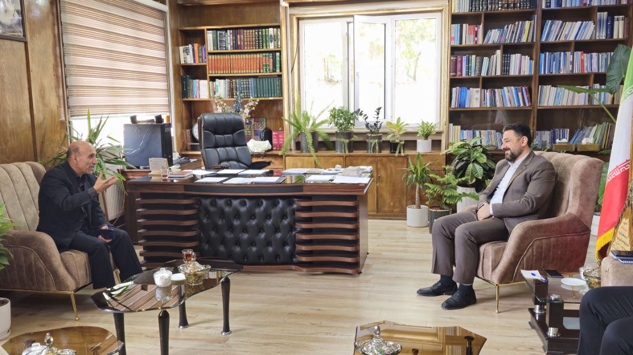 سرپرست فرمانداری سردشت با مدیرکل مخابرات آذربایجانغربی دیدار و گفتوگو کرد.