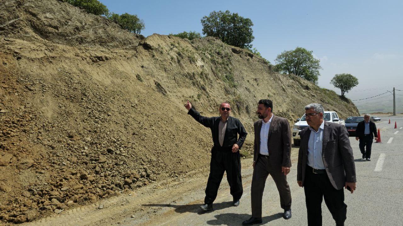 بازدید میدانی سرپرست فرمانداری سردشت از عملیات ایمنسازی مسیر پلیس راه