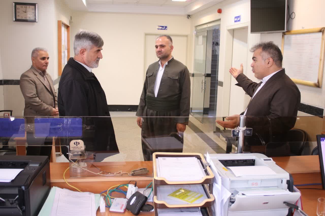بازدید سرزده فرماندار سردشت از ادارات سطح شهرستان