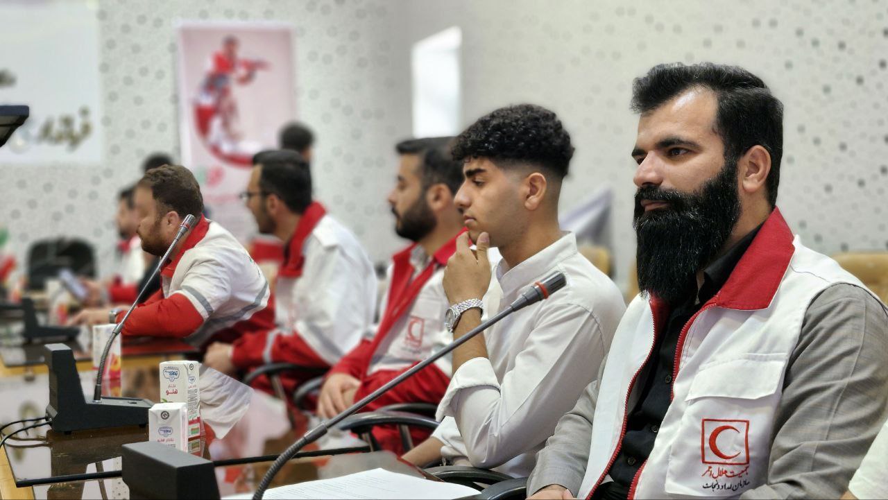 مراسم گرامیداشت هفته هلال احمر در سردشت برگزار شد.