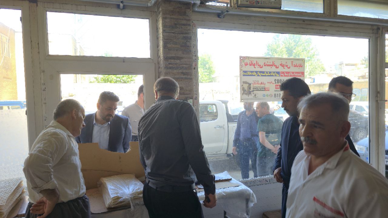 فرماندار سردشت از نانوایی‌های شهر بازدید کرد