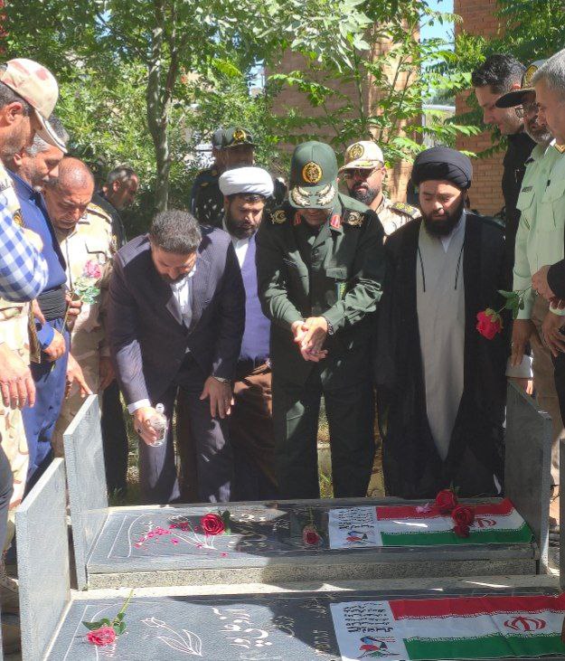 ادای احترام ریباز میرزایی سرپرست فرمانداری شهرستان سردشت به مقام شامخ شهدای سردشت