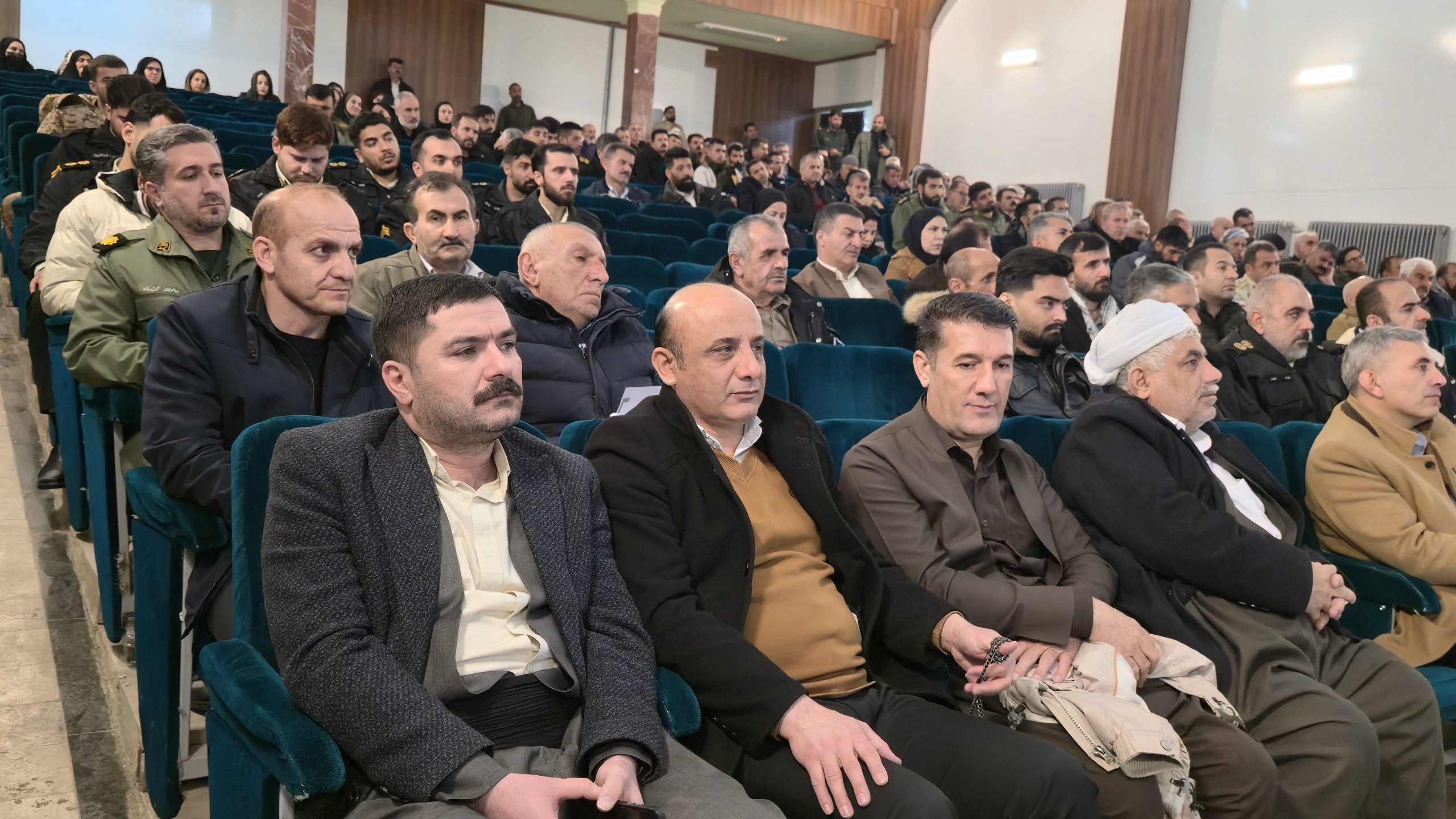 اجلاس مجمع سالانه بسیجیان شهرستان سردشت به مناسبت دهه مبارک فجر برای بررسی و حل مسائل محلی برگزار شد