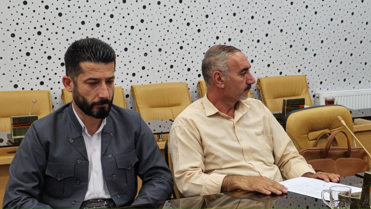 برگزاری جلسه‌ای در فرمانداری شهرستان سردشت با محوریت بنیاد غدیر و جهاد تبیین؛ تأکید بر نقش رسانه‌ای در مقابله با جنگ روایت‌ها