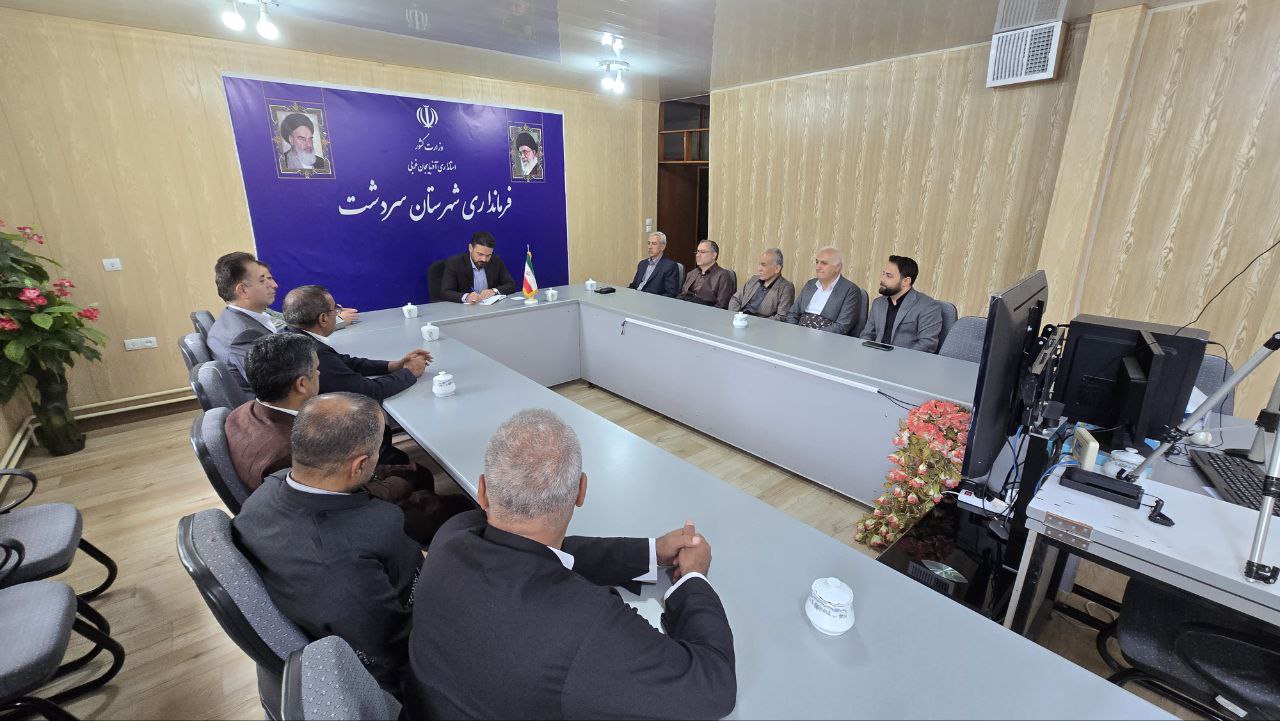 سرپرست فرمانداری سردشت با مدیرعامل بیمارستان خیریه امید و معتمدین انجمن حمایت از بیماران سرطانی دیدار کرد