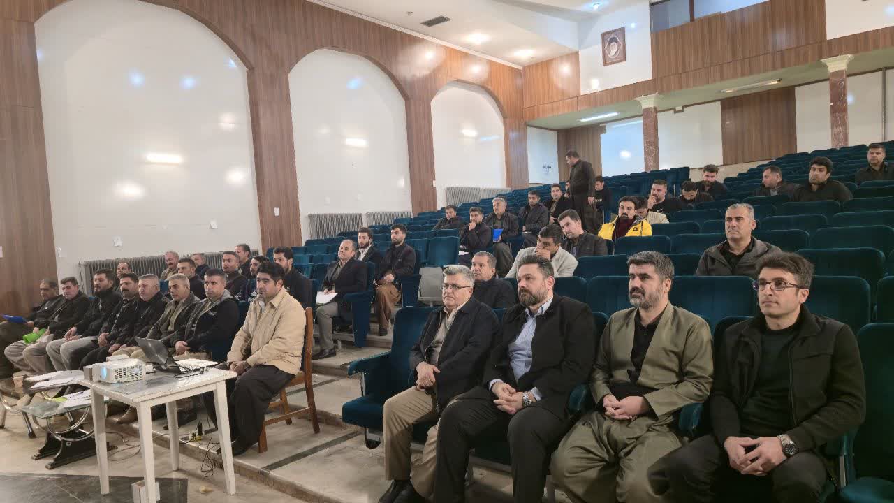 فرماندار سردشت خطاب به دهیاران: با قدرت وظایف خود را انجام دهید