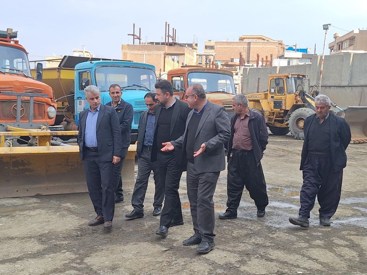 بازدید سرزده ریباز میرزایی فرماندار شهرستان سردشت از اداره راهداری و حمل‌ونقل جاده‌ای شهرستان سردشت