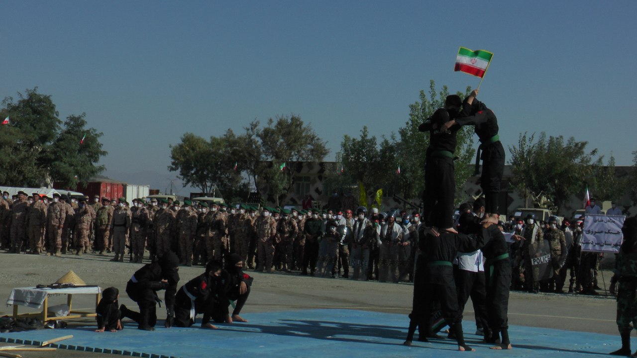 برگزاری مراسم صبحگاه مشترک یگانهای نمونه نیروهای مسلح شهرستان سردشت :