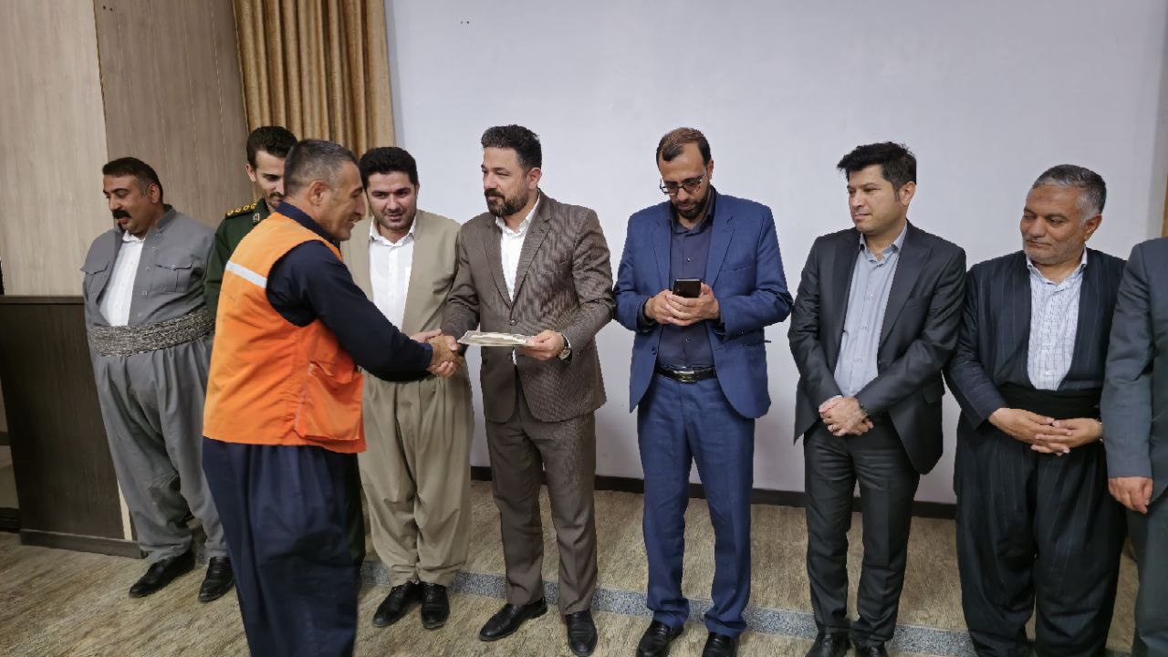برگزاری جلسه گرامیداشت روز کار و کارگر در سردشت