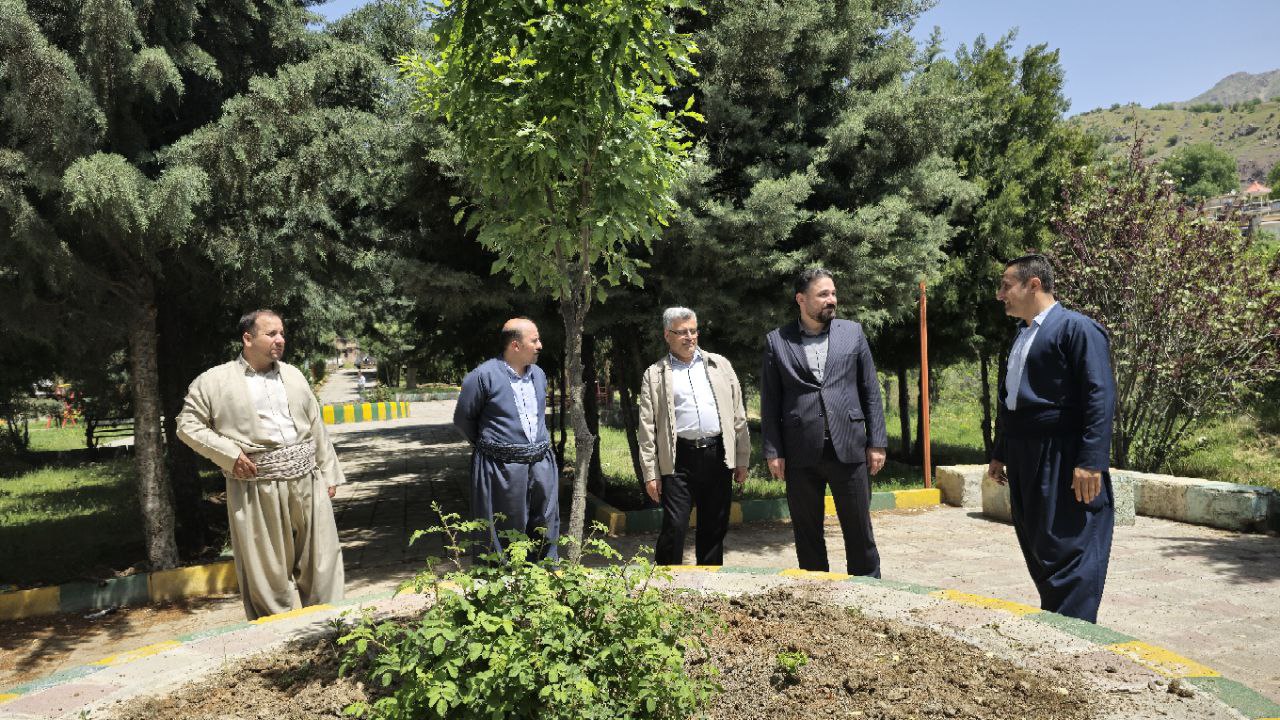 سرپرست فرمانداری سردشت از بوستان روستایی اسلام‌آباد (بیژوه) بازدید کرد