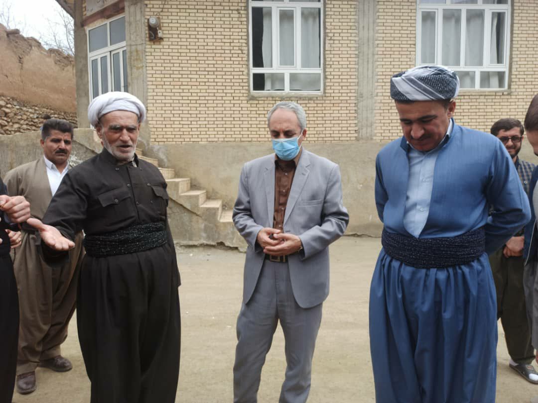 بازدید سرزده فرماندار سردشت به همراه مهندس حسین پور از#( روستای نیوچوان)