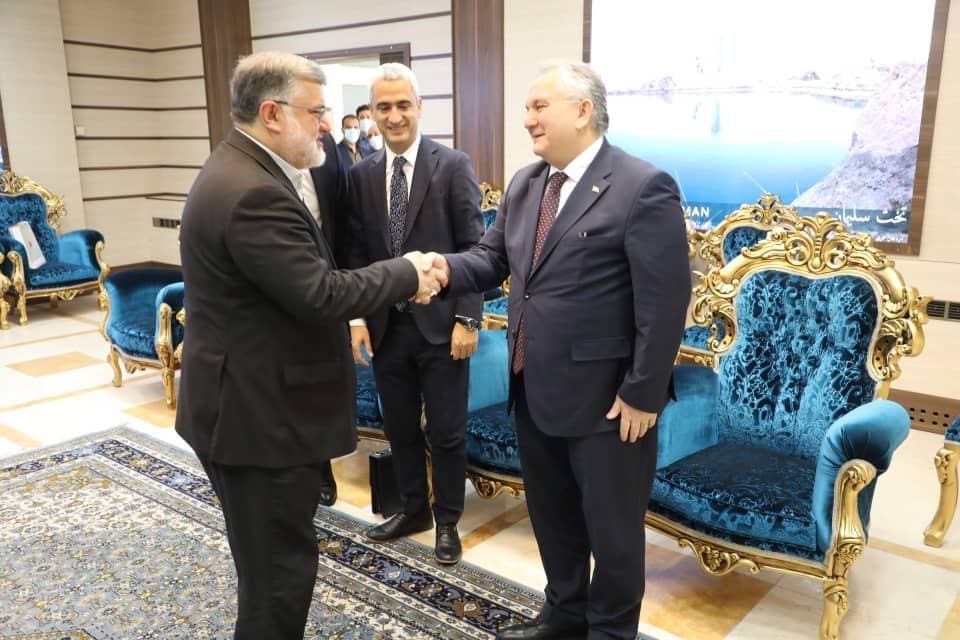 استاندار آذربایجان غربی: روابط بین جمهوری اسلامی ایران و ترکیه در حال توسعه است/ آذربایجان غربی و استانهای مرزی ترکیه می توانند در تحقق اهداف توسعه ای دو کشور نقش جدی ایفا کنند/