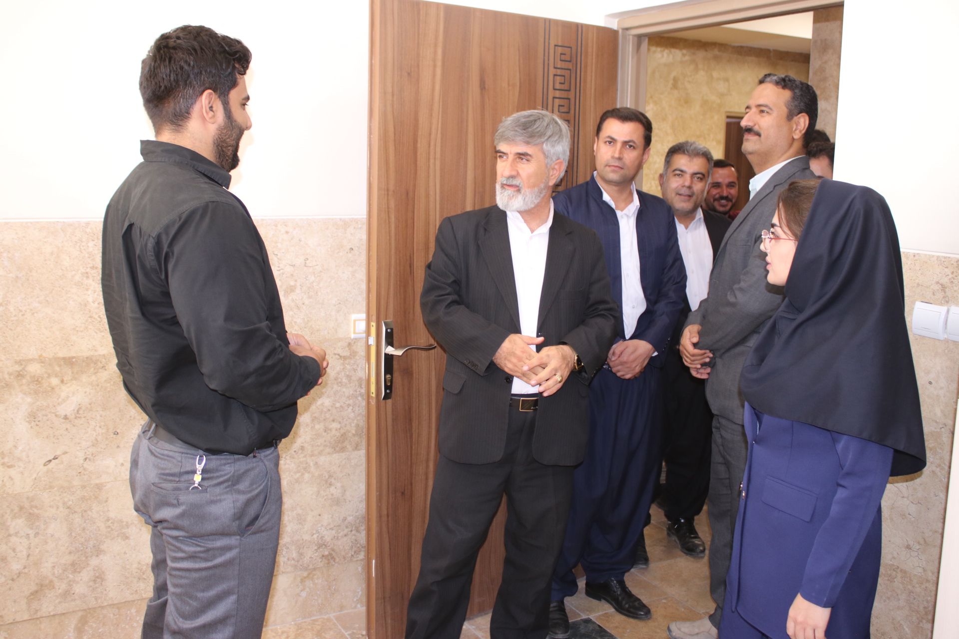 بازدید سرپرست فرمانداری شهرستان سردشت از درمانگاه تامین اجتماعی / درمانگاه تامین اجتماعی آماده ارائه خدمات بهداشتی و درمانی برای عموم مردم است