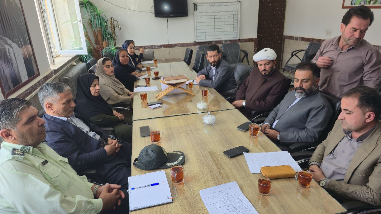 برگزاری جلسه میز نماد در سردشت با تأکید بر پیشگیری از آسیب‌های اجتماعی دانش‌آموزان