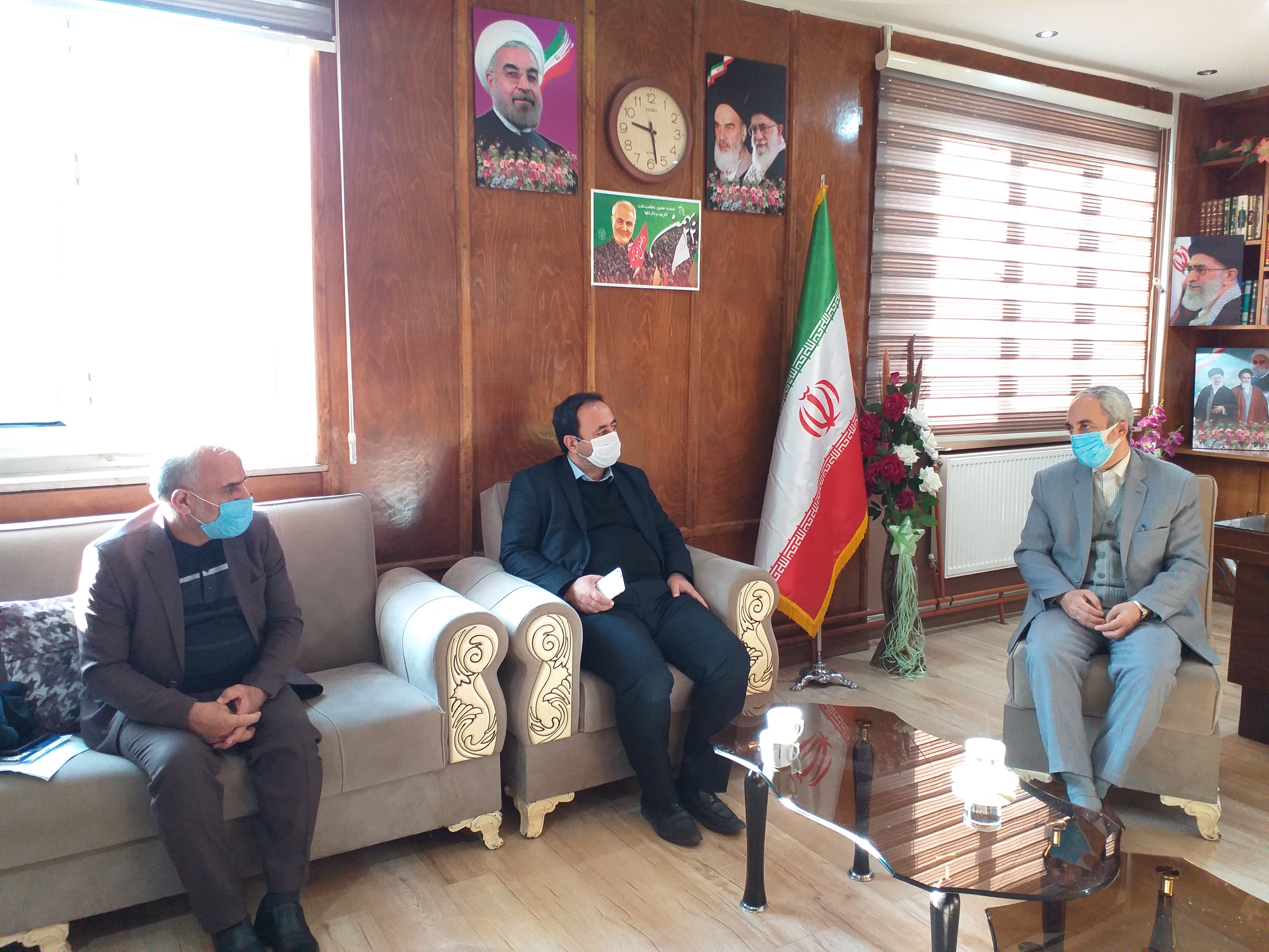 به ریاست " اقصی نخشی پور" فرماندارشهرستان سردشت؛ چهارمین جلسه بررسی وشناسایی مصدومین شیمیایی برگزار شد: