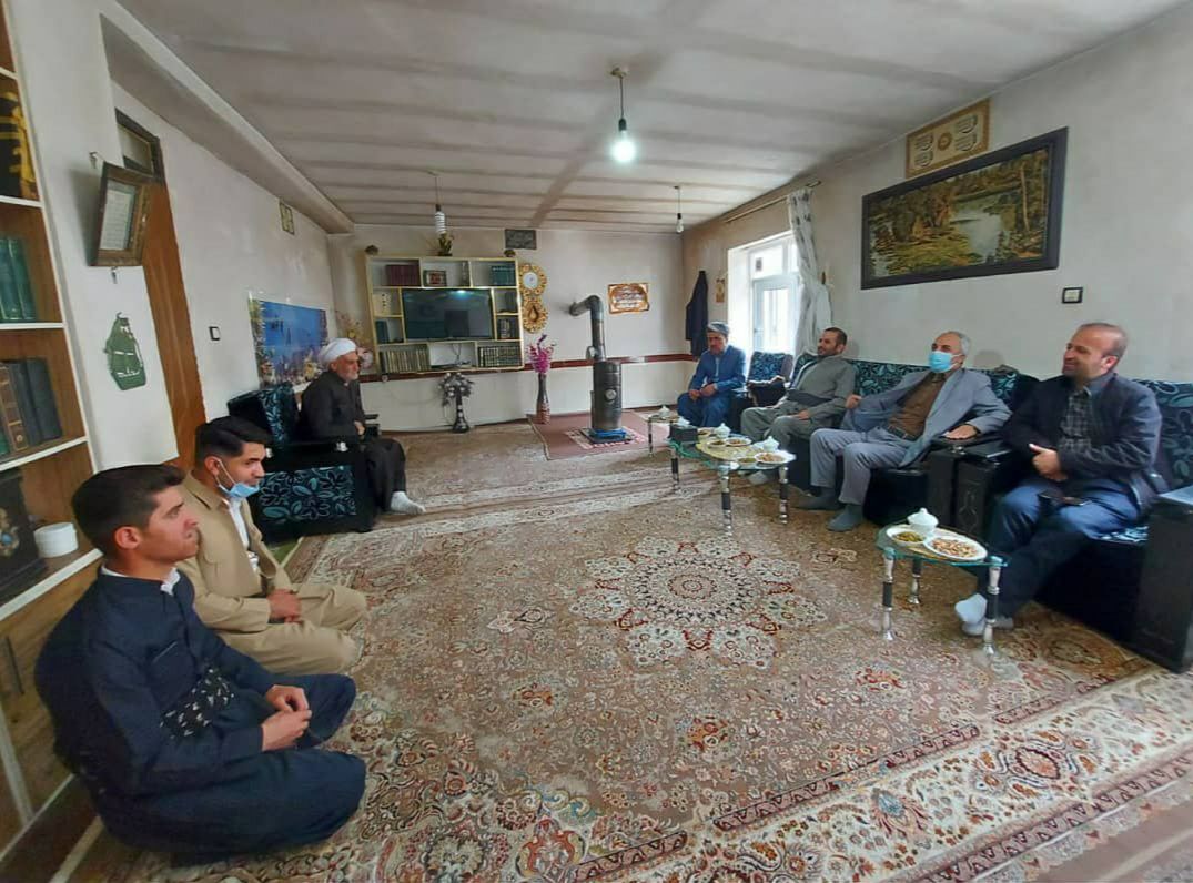 بازدید سرزده فرماندار سردشت به همراه مهندس حسین پور از#( روستای نیوچوان)