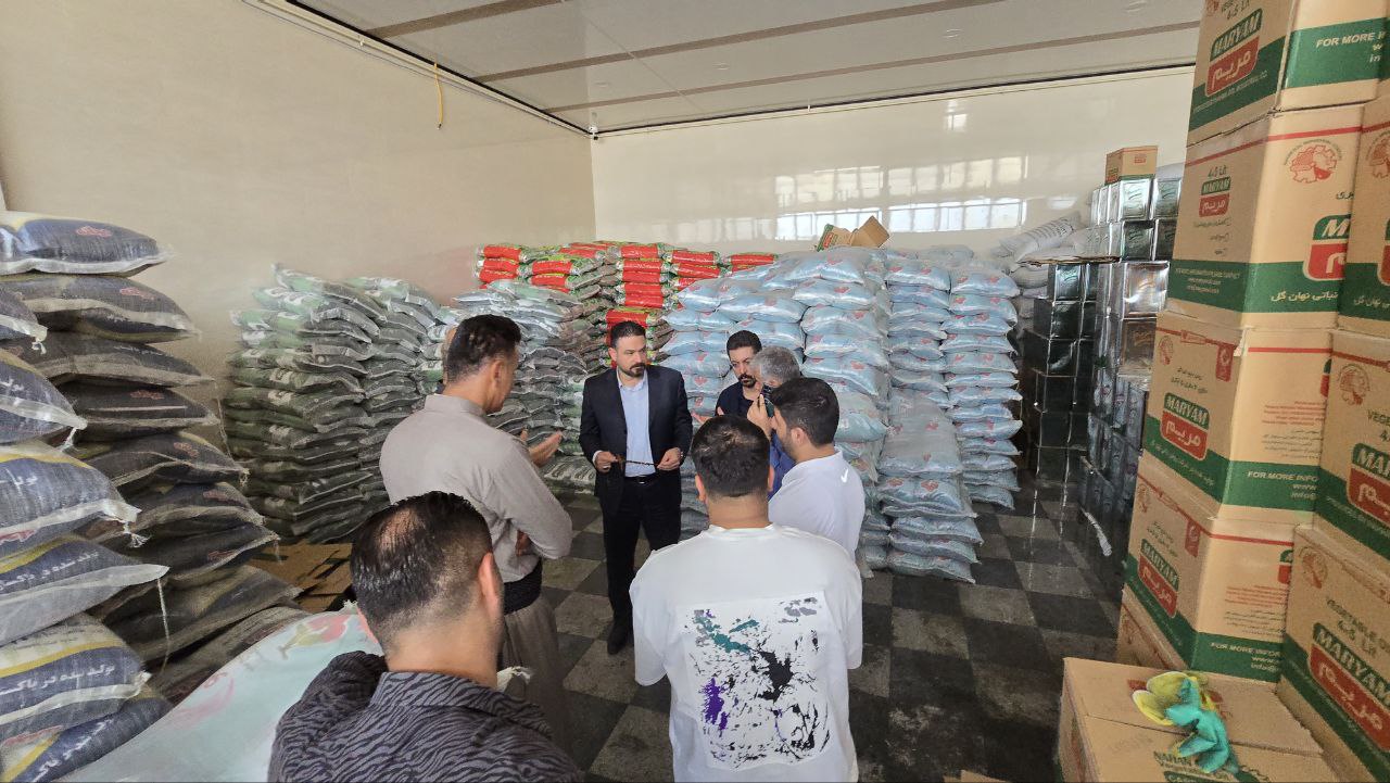 فرماندار سردشت از انبارهای مواد غذایی بازدید کرد/ تأکید بر وجود ذخایر کافی در شهرستان
