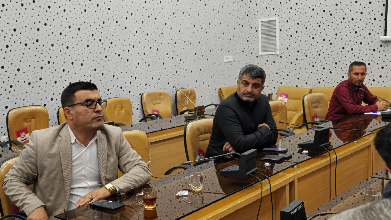 جلسه تخصصی پروژه‌های شهرستان سردشت به ریاست ریباز میرزایی برگزار شد / بازدید میدانی از پیشرفت فیزیکی و فنی طرح‌ها