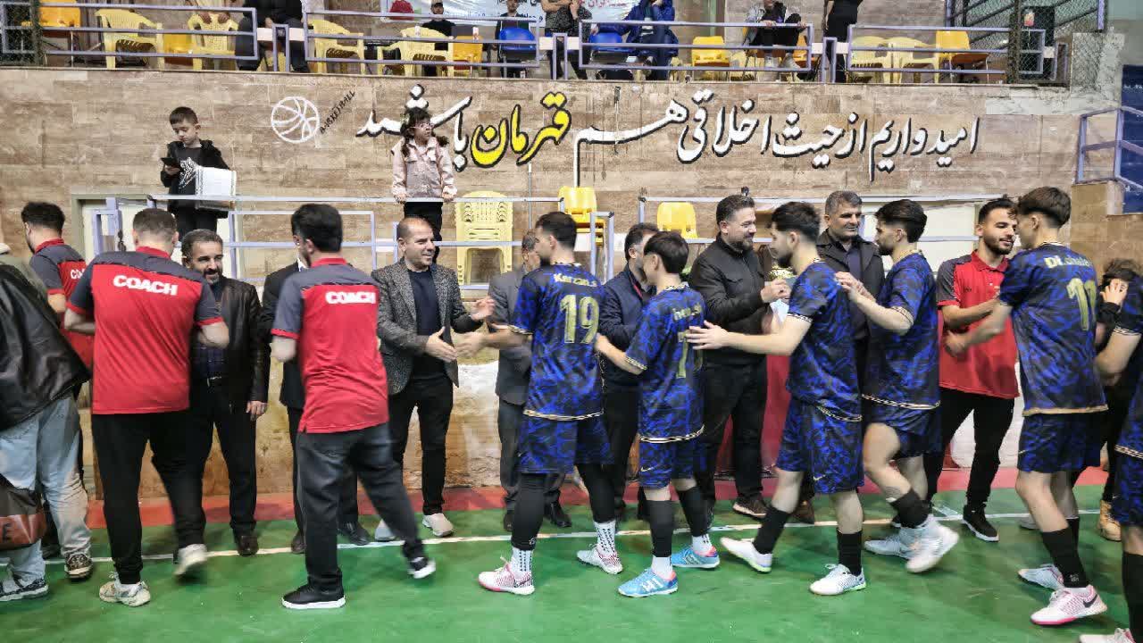 رقابت هیجان‌انگیز در فینال مسابقات فوتسال جام ماه مبارک رمضان سردشت؛