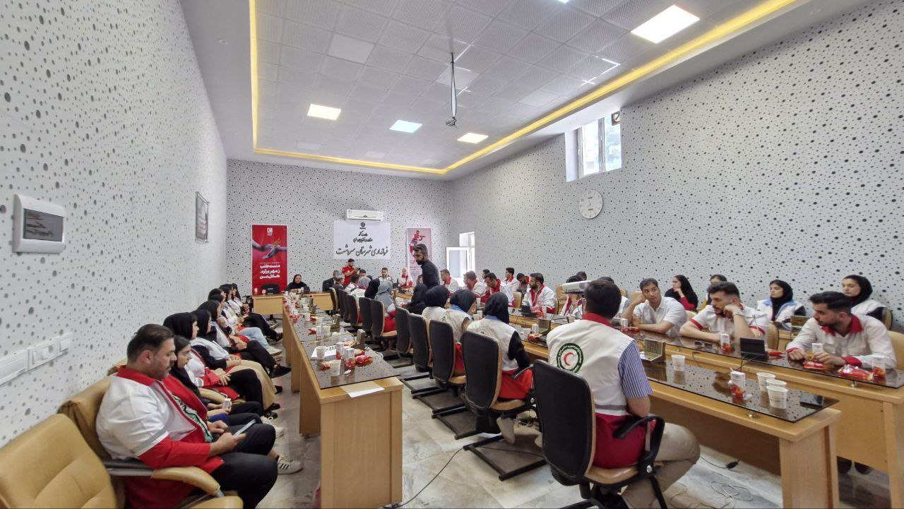 مراسم گرامیداشت هفته هلال احمر در سردشت برگزار شد.