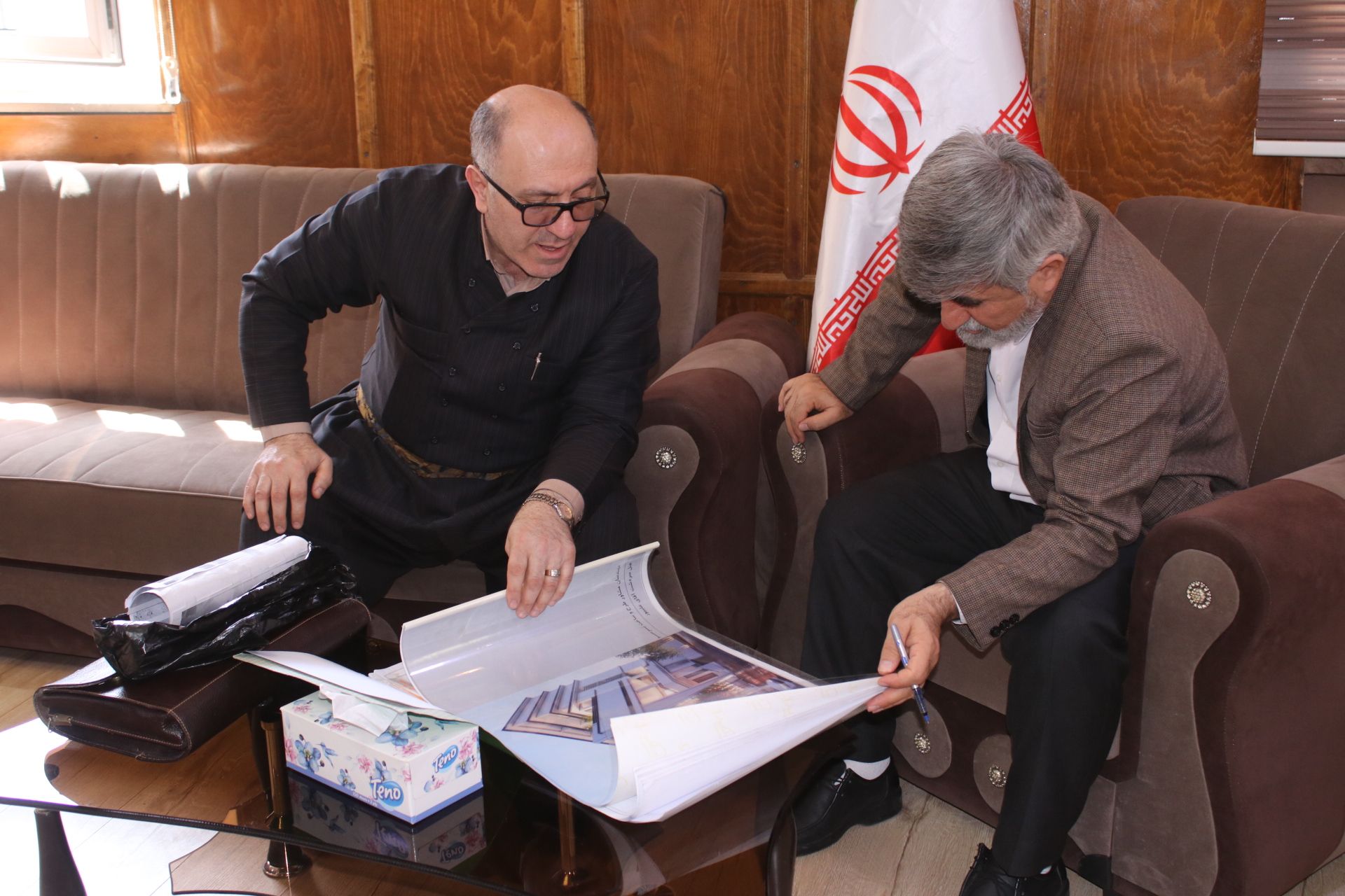 دیدار چهره به چهره سرپرست فرمانداری شهرستان سردشت و پاسخگویی به درخواست های مردمی