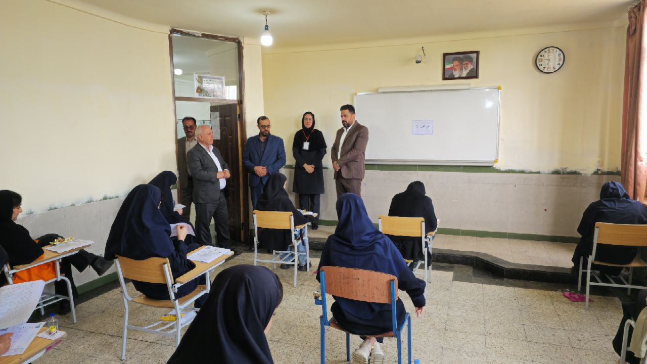 بررسی میدانی فرآیند برگزاری آزمون سراسری؛ حضور سرپرست فرمانداری شهرستان سردشت در حوزههای امتحانی کنکور 1404