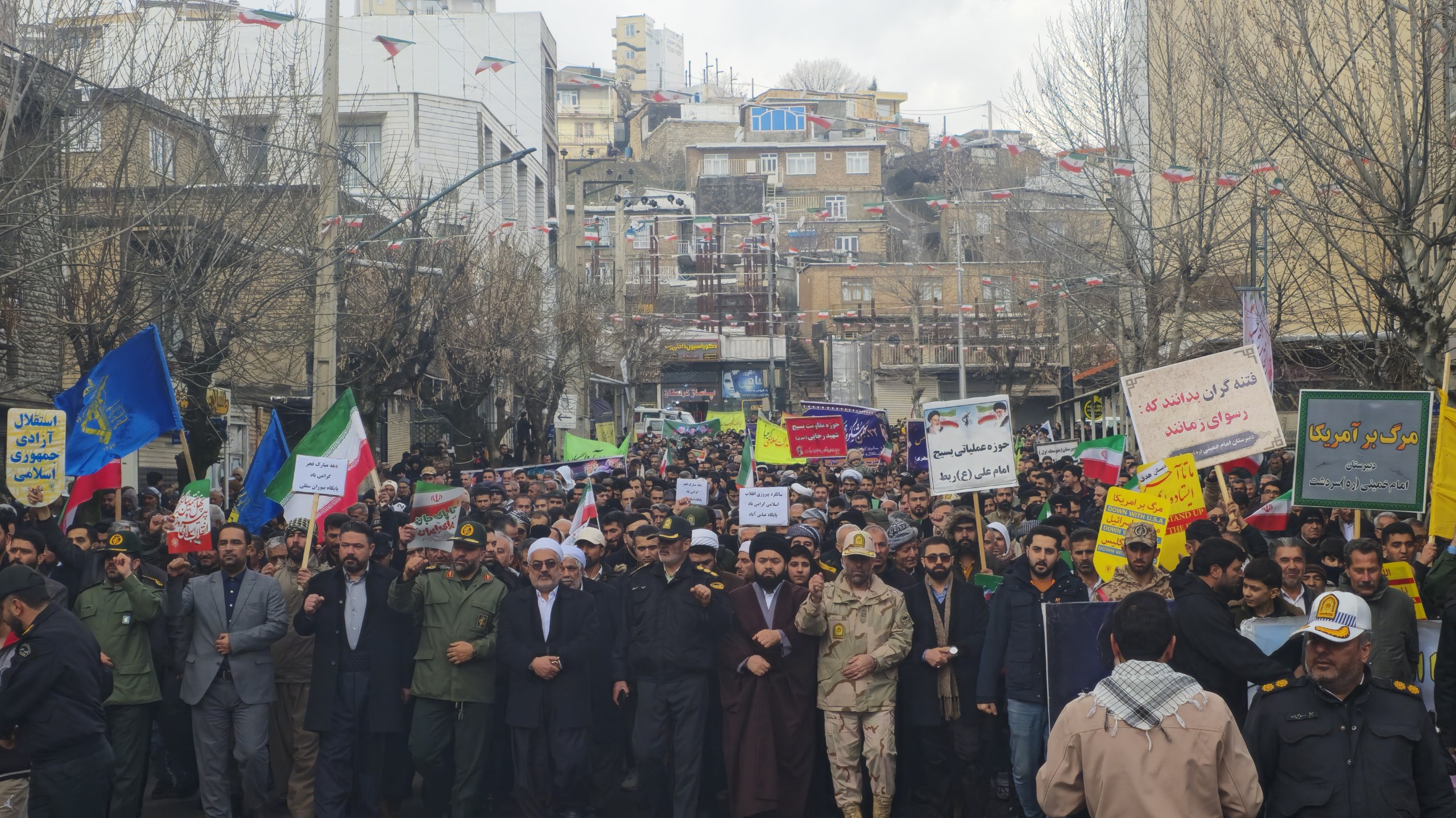 حضور مردم سردشت در راهپیمایی 22 بهمن ماه