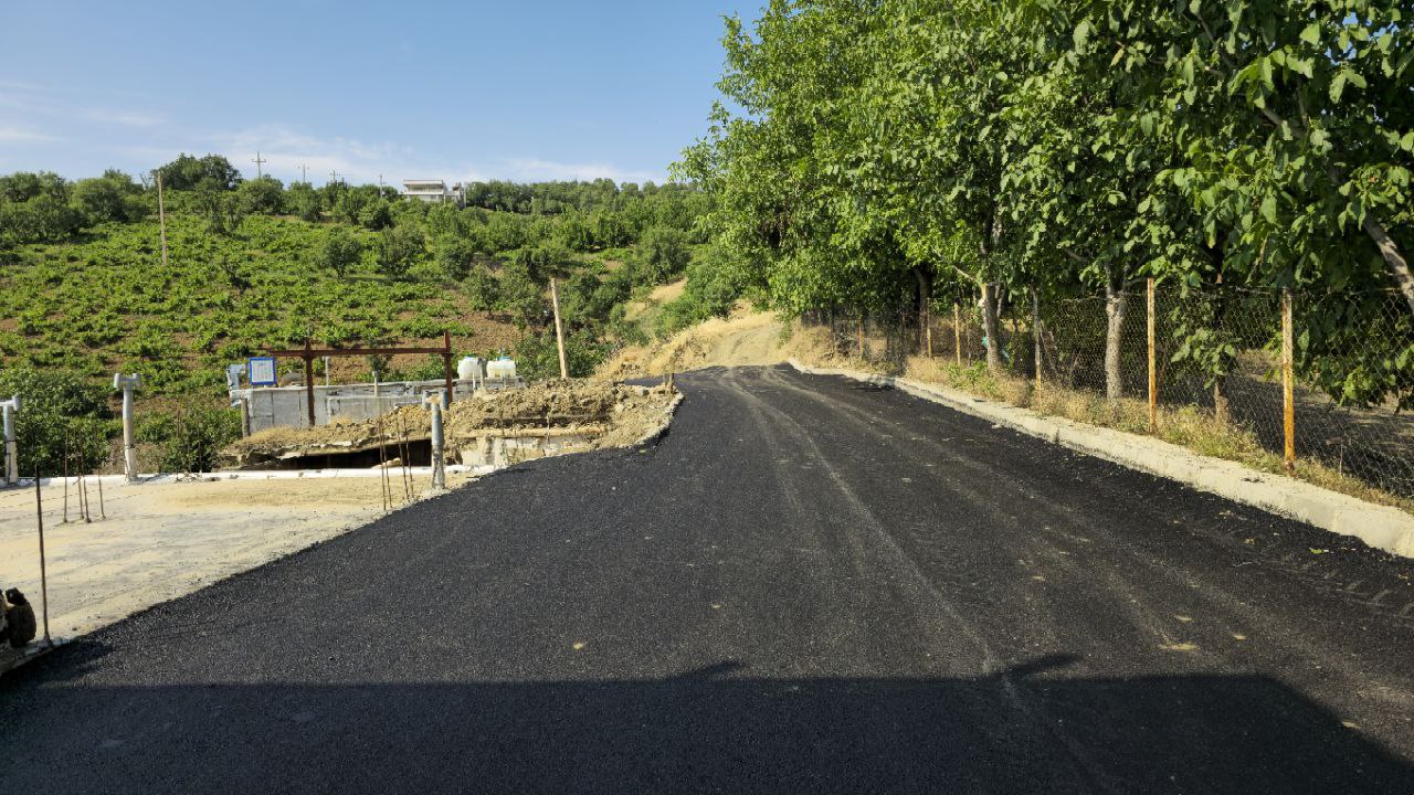 بازدید از پروژه آسفالت معابر روستای کانی بید با حضور ریباز میرزایی فرماندار سردشت و بخشدار ربط و رئیس بنیاد مسکن و پیمانکار پروژه انجام شد.