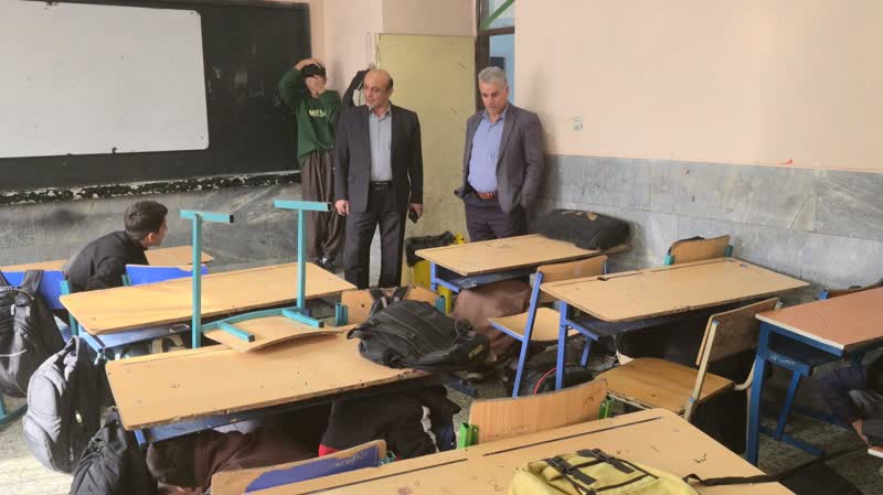 اجرای مانور سراسری زلزله و ایمنی در مدرسه شهید عظیمی