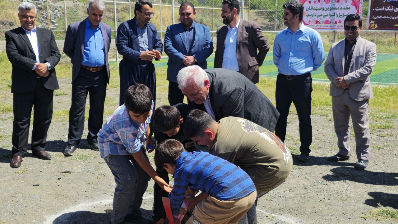 کلنگ‌زنی مدرسه دوکلاسه در روستای کولسه علیا از توابع بخش ربط با پیگیری‌های مستمر ریباز میرزایی سرپرست فرمانداری شهرستان سردشت انجام شد.