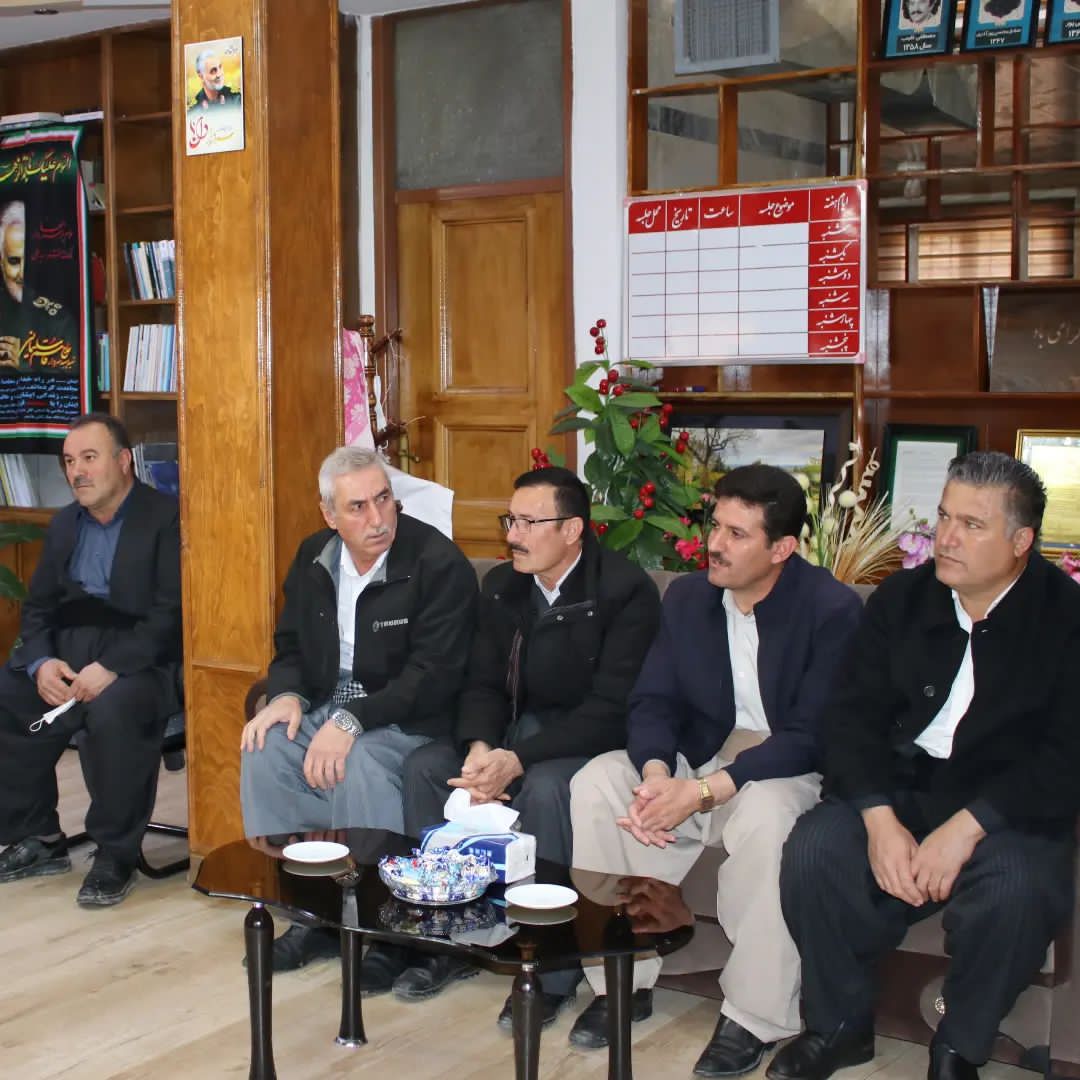 دیدار فرماندار شهرستان سردشت با شورای های اسلامی بخش مرکزی، وزینه و ربط