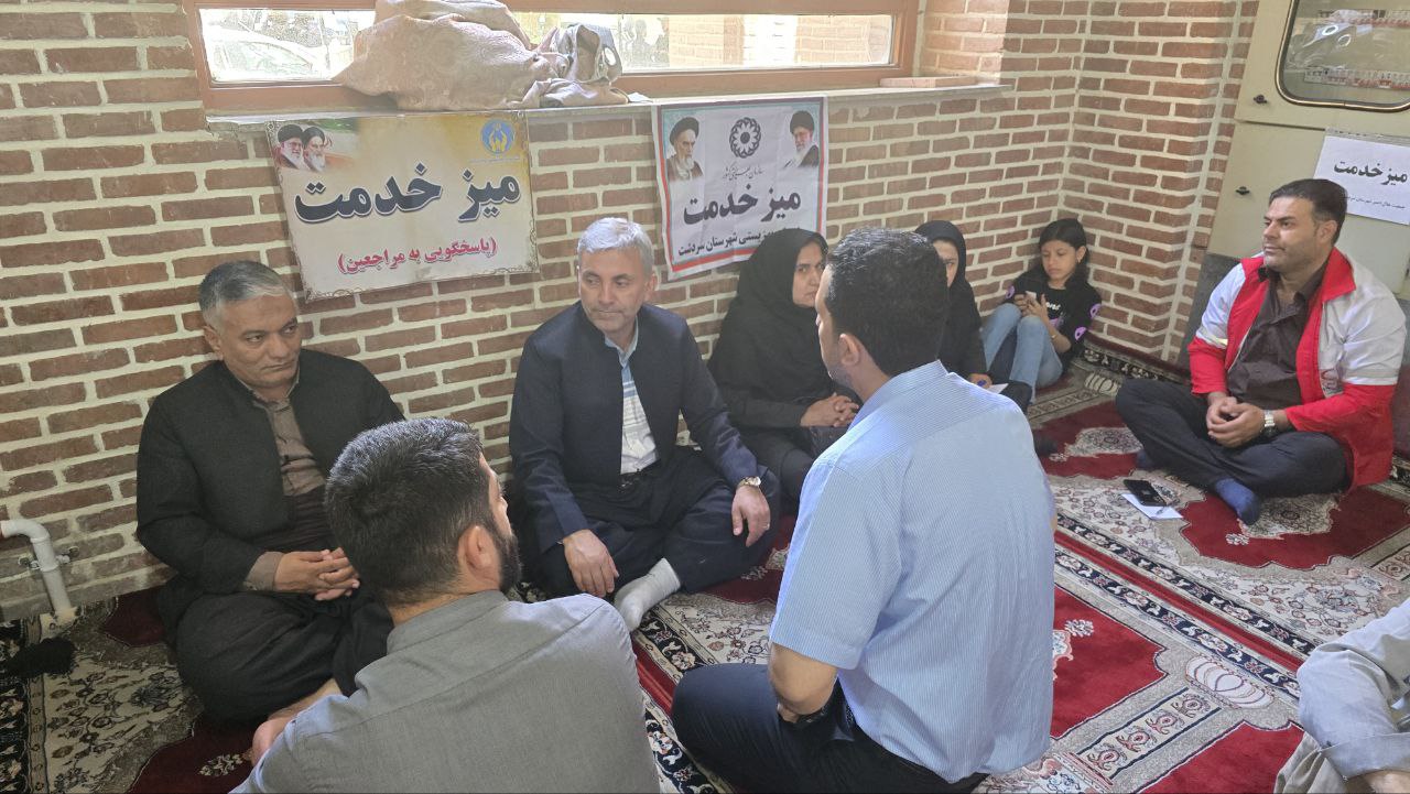 برپایی میز خدمت در نماز جمعه سردشت به مناسبت سالروز آزادسازی خرمشهر