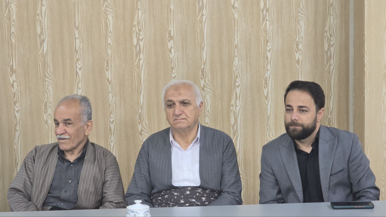 سرپرست فرمانداری سردشت با مدیرعامل بیمارستان خیریه امید و معتمدین انجمن حمایت از بیماران سرطانی دیدار کرد
