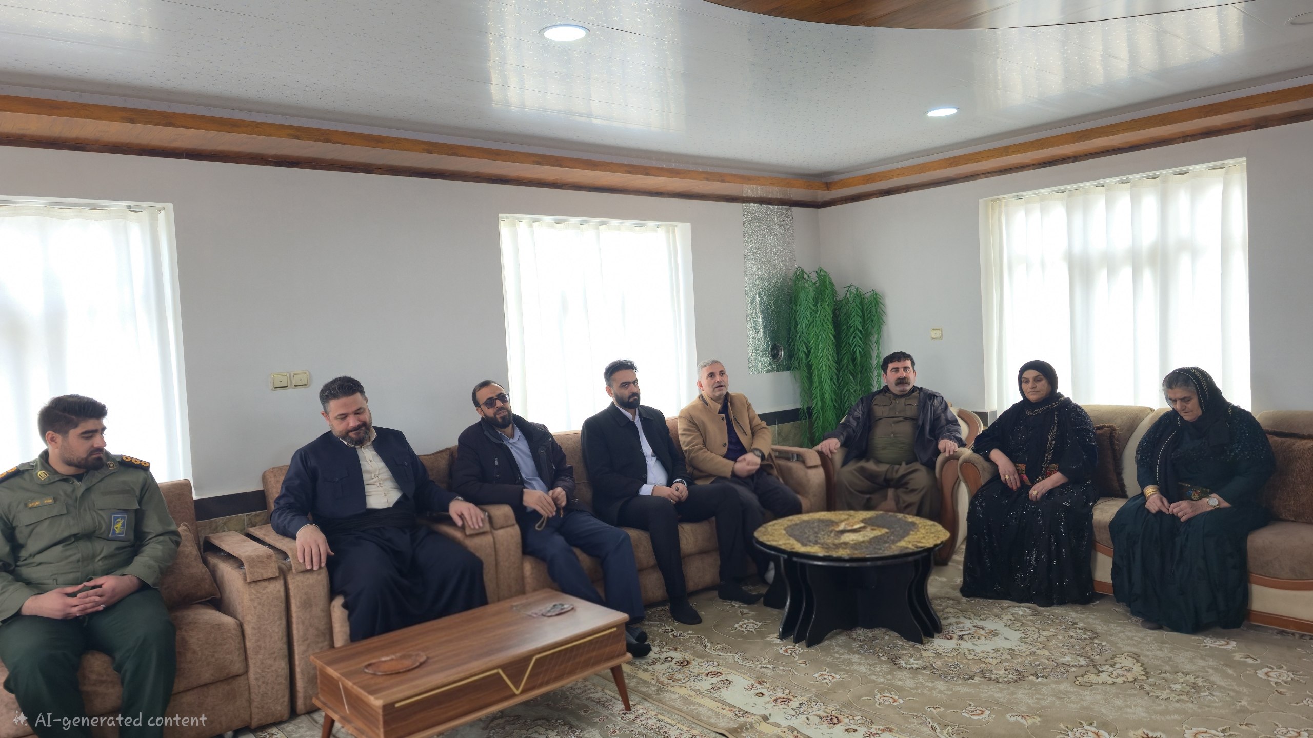 بازدید فرماندار سردشت از خانواده شهید خضر عزیزی در روستای بیوران سفلی به مناسبت دهه مبارک فجر