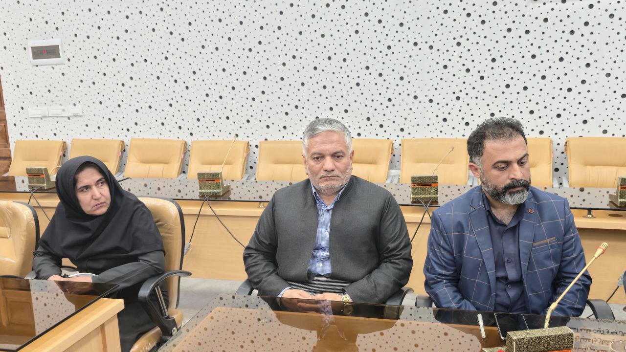 برگزاری جلسه‌ای در فرمانداری شهرستان سردشت با محوریت بنیاد غدیر و جهاد تبیین؛ تأکید بر نقش رسانه‌ای در مقابله با جنگ روایت‌ها